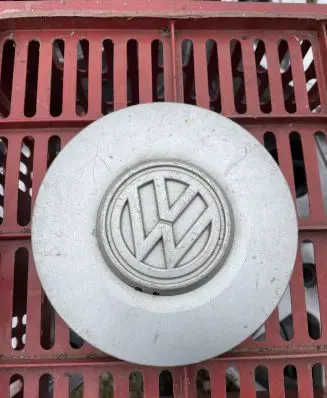 Volkswagen Golf III Original wheel cap 1H0601149B 1H0601151B