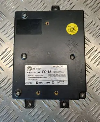 Volkswagen PASSAT B6 Bluetooth control unit module 3C0035729E 00103DE8BAB8