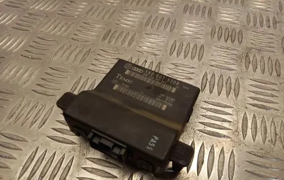 Audi A3 S3 8P Gateway control module 1K0907530B