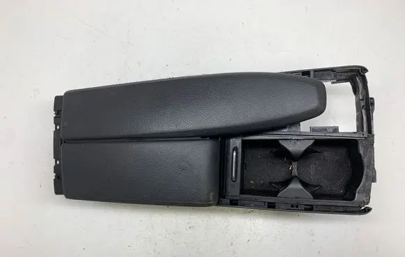 Mercedes-Benz E W212 Armrest A2046800639 0005032520