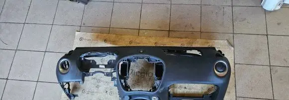 Nissan Juke I F15 Dashboard 682001KR0A 6810100B19