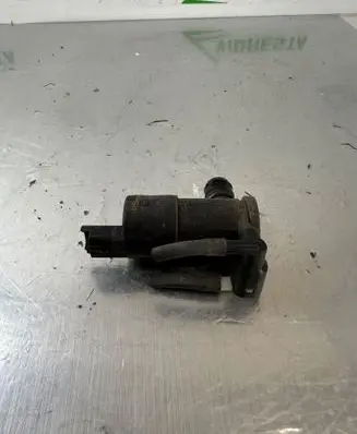 Peugeot 208 Windscreen/windshield washer pump 9825893480