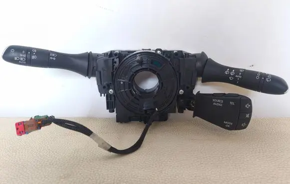 Renault Kadjar Wiper turn signal indicator stalk/switch 255545857R 6MJ0410E