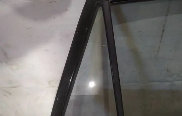 Toyota Corolla Verso E121 Rear vent window glass as2