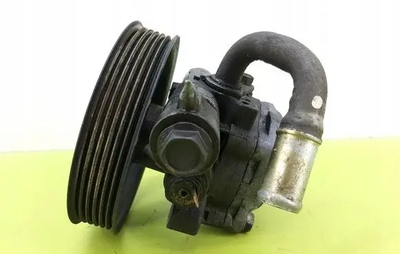 Mazda 3 I Power steering pump 3825858