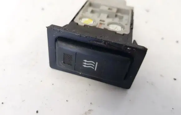 Toyota Avensis T250 Windscreen/window heater switch 153337