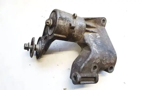 Opel Zafira B Engine mounting bracket 90571112