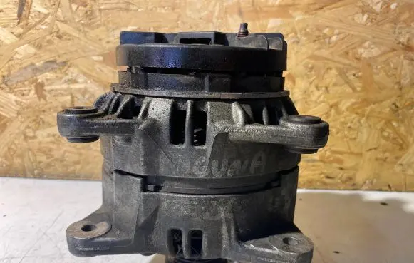 Renault Laguna II Generator/alternator 0124525047 8200229907