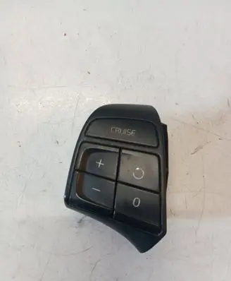 Steering wheel buttons/switches