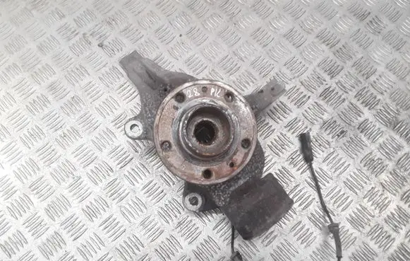 Renault Laguna III Front wheel hub spindle knuckle 400150006R 236870