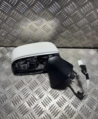 Subaru Outback (BS) Front door electric wing mirror