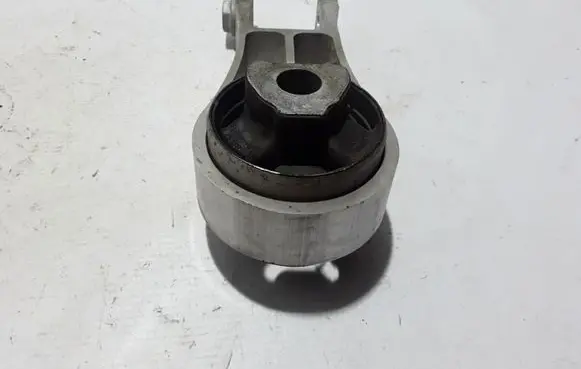 Chrysler Pacifica Gearbox mount 68224737AB