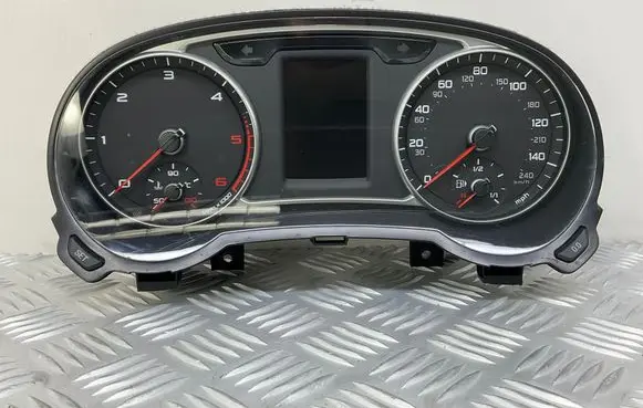 Speedometer (instrument cluster)