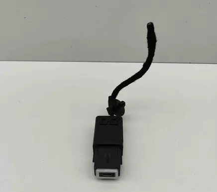 Opel Astra L USB socket connector 98313506VV 98380610VV