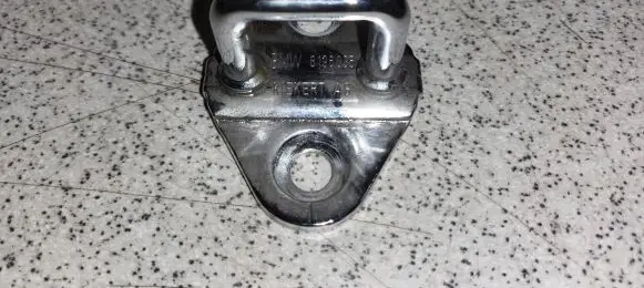 BMW 3 E46 Rear door lock loop/hook striker 8196035