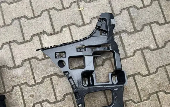 BMW 2 F46 Rear bumper mounting bracket 7318753