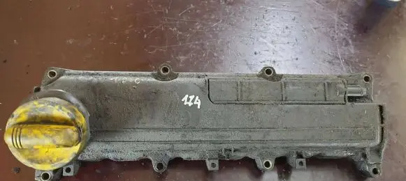 Renault Megane III Rocker cam cover 8200117386 F02302