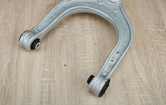 BMW X5 G05 Front upper control arm/wishbone 6883116