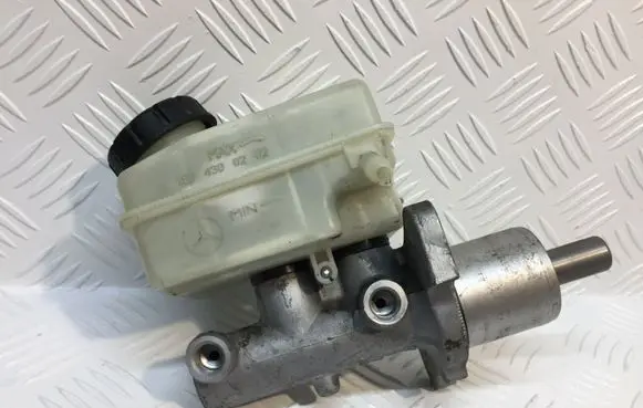 Mercedes-Benz A W169 Master brake cylinder A1694300202