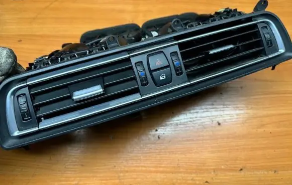 BMW 7 F01 F02 F03 F04 Dash center air vent grill 9115860 6505007