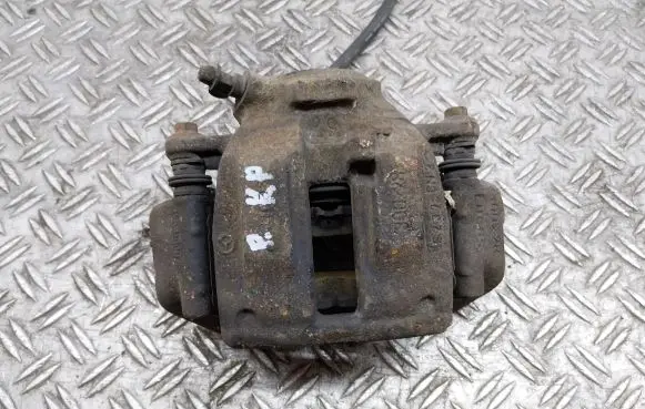 Mercedes-Benz C W203 Front brake caliper