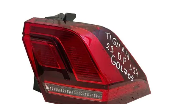 Volkswagen Tiguan Allspace Rear/tail lights 5NN945096A