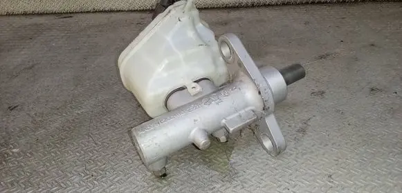 Audi Q7 4L Master brake cylinder 03350887631