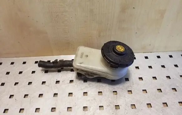 Honda CR-V Brake fluid reservoir 0204255770