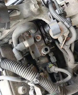 Opel Zafira B Fuel injection high pressure pump 0445010097