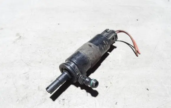 Audi A6 S6 C6 4F Windscreen/windshield washer pump 3B7955681