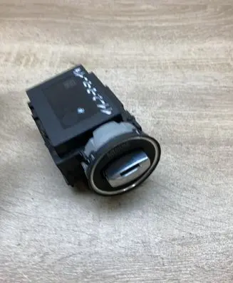 Volkswagen PASSAT CC Ignition lock 3C0905843AE