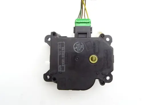 Jaguar XF X250 Coolant heater control valve 0638000840