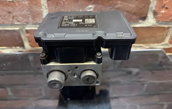 Mercedes-Benz S W221 ABS Pump A2214310512 10020610854