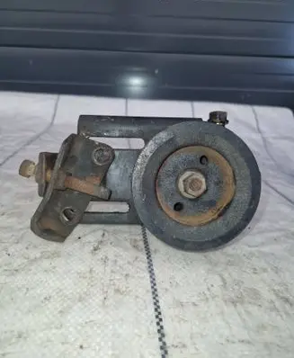 Isuzu Trooper Power steering pump 47003130