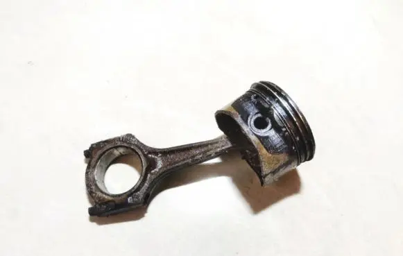 Opel Vectra B Piston with connecting rod