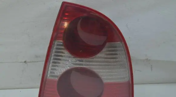 Volkswagen PASSAT B5 Rear/tail lights 3B5945096AE
