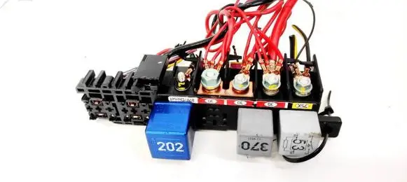 Skoda Superb B5 (3U) Fuse box set 8L0941822A 896083000