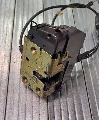 Renault Megane II Rear door lock