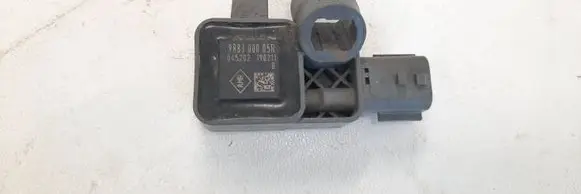 Renault Megane III Airbag deployment crash/impact sensor 988300005R 190211 045202