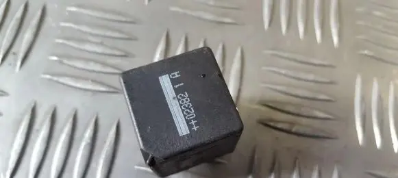 Ford Mondeo Mk III Other relay 2s7t14b192aa v23136b1x66