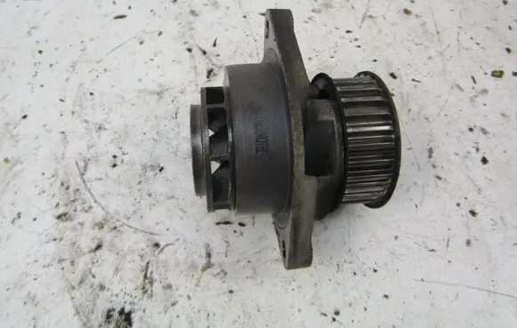 Volkswagen Polo III 6N 6N2 6NF Water pump 