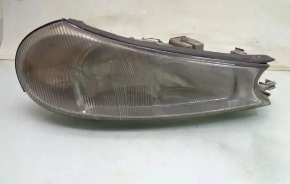 Ford Mondeo MK II Headlight/headlamp