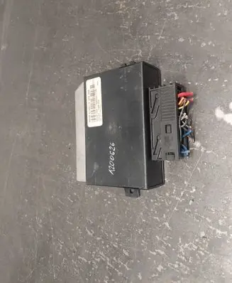 BMW 5 E39 Tow bar trailer control unit/module 8352406 61358352406