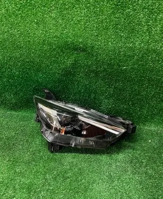 Mazda CX-3 Headlight/headlamp D10E51030