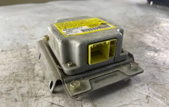 Mitsubishi Pajero Sport I Airbag control unit/module Mr530002