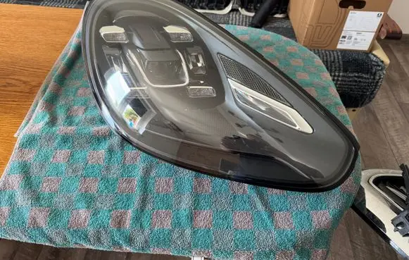 Porsche Cayenne (92A) Headlight/headlamp 7P5941036F