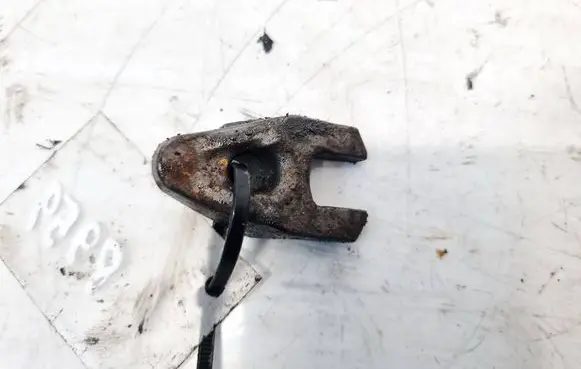Ford Focus Fuel Injector clamp holder 