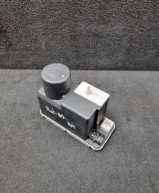 Audi 80 90 S2 B4 Central locking vacuum pump 4A0862257K
