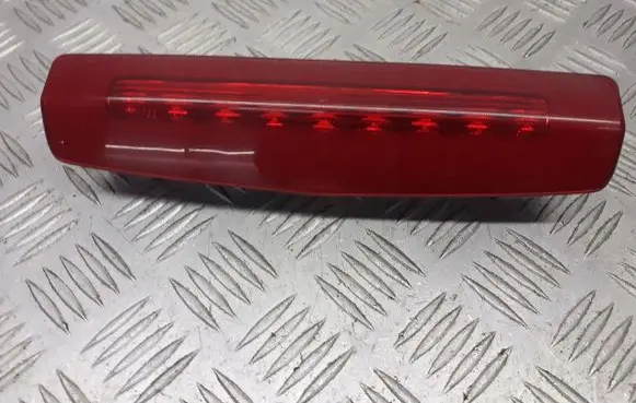 Opel Astra H Third/center stoplight 13211587