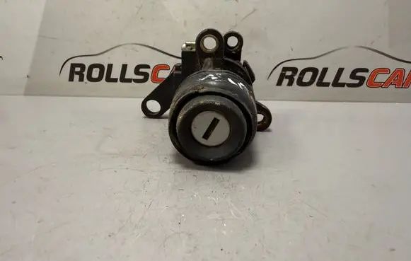 Volkswagen PASSAT B4 Tailgate exterior lock 1H5827571A